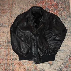 UNISEX VINTAGE 80’s LEATHER JACKET 🖤